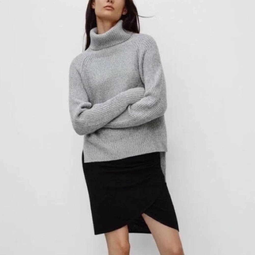 420. Wilfred Free| Lin Sweater Cowl neck. High low hem (in Grey)
